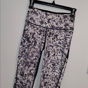 Victoria’s Secret workout leggings